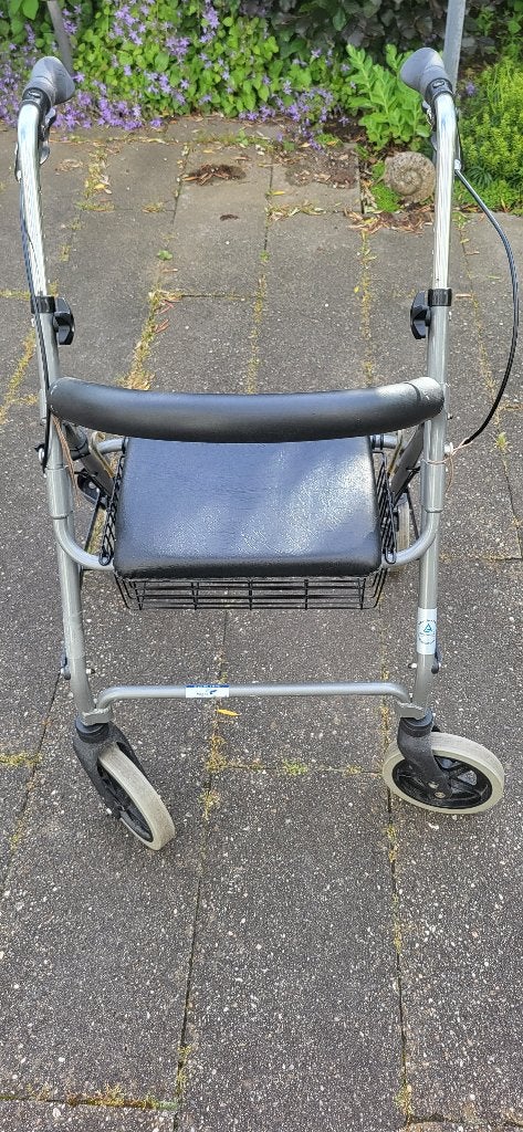 te koop rollator, Diversen, Rollators, Ophalen, Opvouwbaar, Zo goed als nieuw