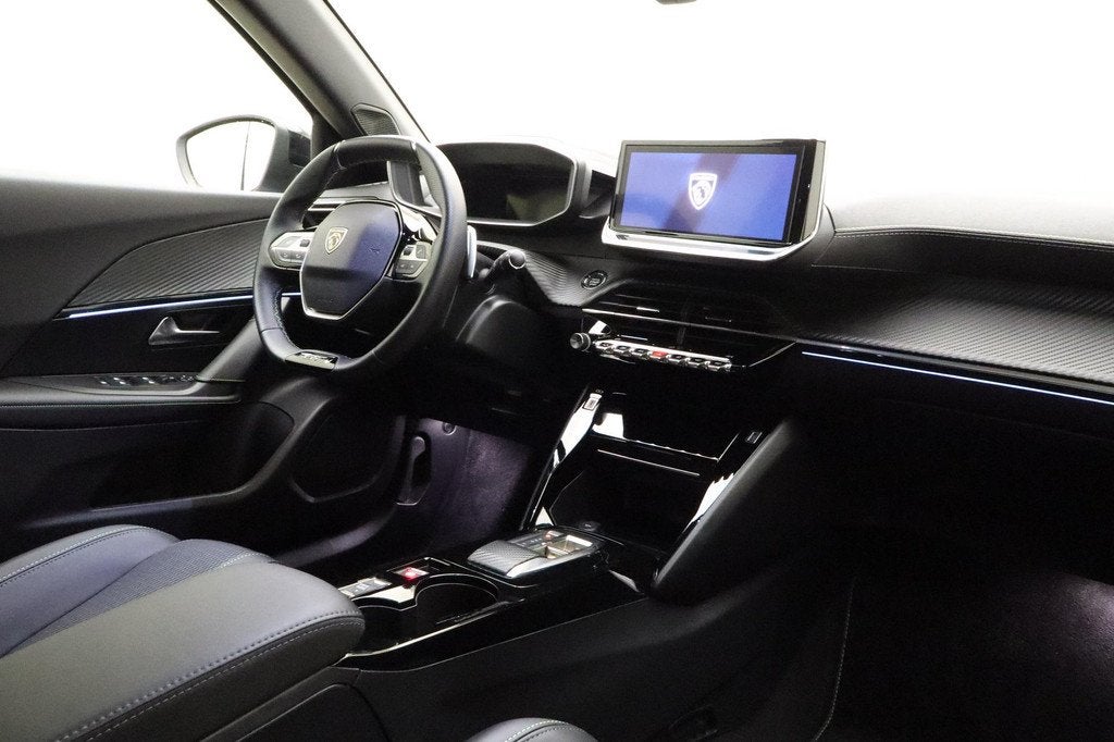 Peugeot 2008 1.2 Hybrid 136 GT Automaat | Navigatie | Climat, Auto's, Gebruikt, Euro 6, 1199 cc, Leder en Stof