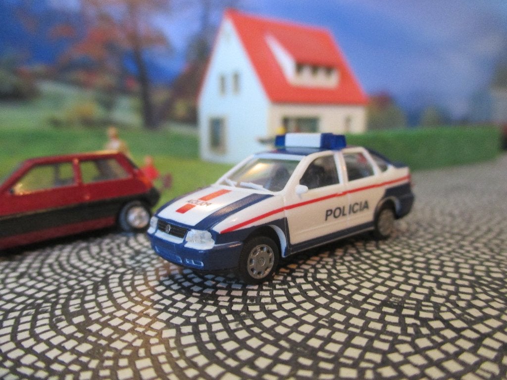 1995 - 2004 VW Polo 6KV Sedan AWM POLICIA Politie Portugal, Ophalen of Verzenden, Zo goed als nieuw, Auto, Rietze