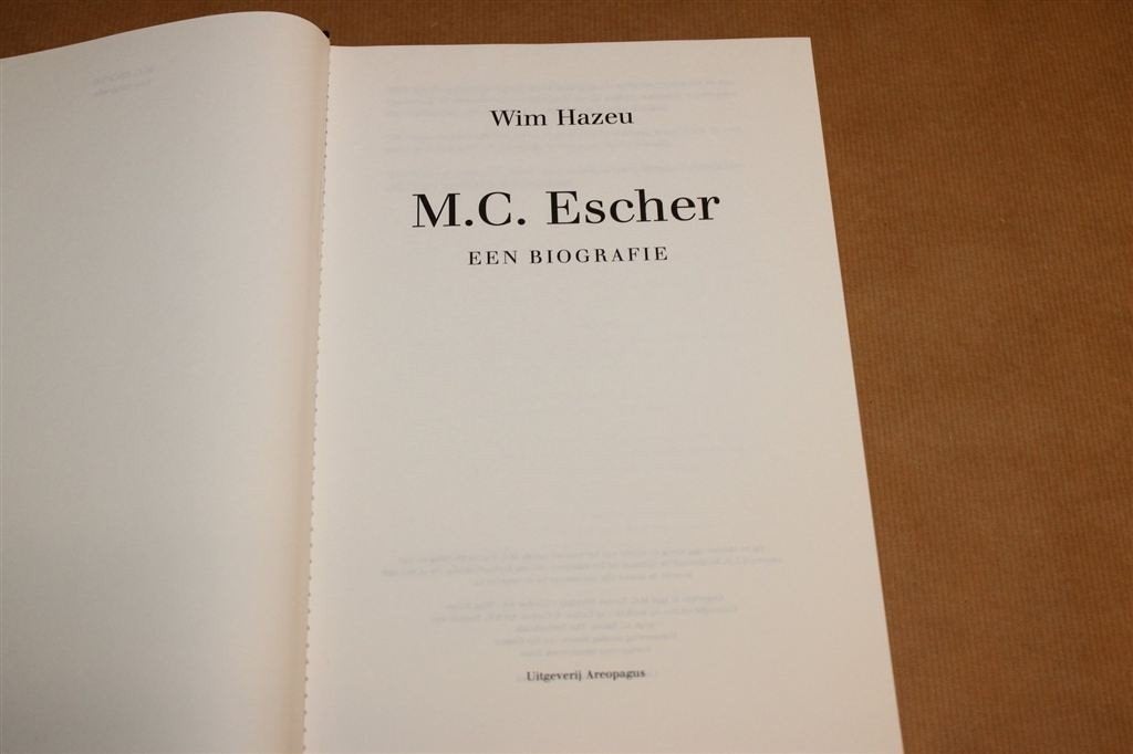 M.C. Escher — Dik Boek, Biografie 1898-1972, Hazeu, Ophalen of Verzenden, Zo goed als nieuw