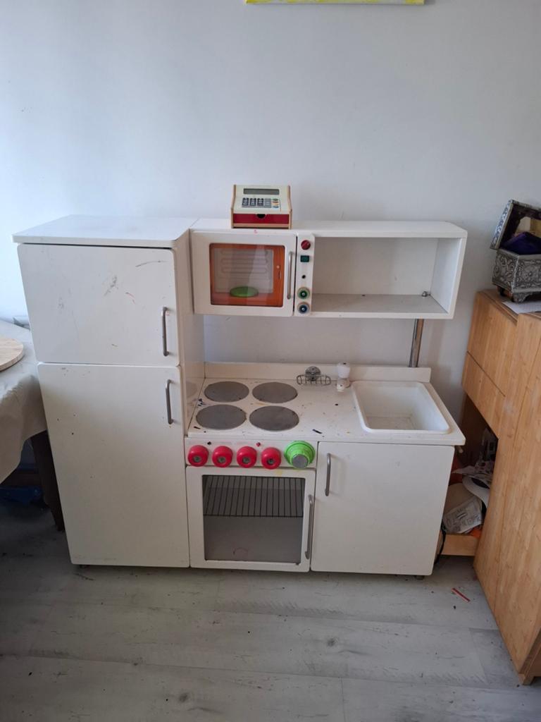 Speelgoed Keuken, Ophalen