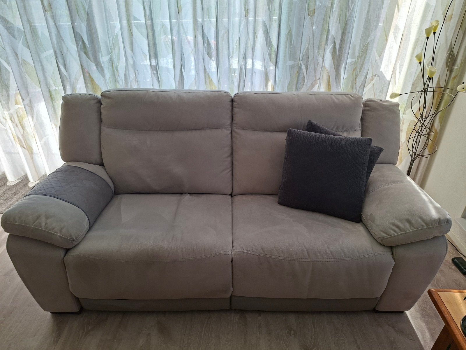 Comfortabele relaxbank met verstelbare rugleuningen, Huis en Inrichting, Banken | Bankstellen, Ophalen, Gebruikt, 150 tot 200 cm