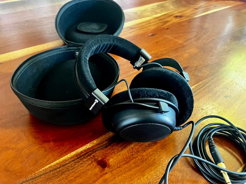 beyerdynamic DT880 black special edition 250 ohm koptelefoon, Ophalen of Verzenden, Zo goed als nieuw, Over oor (circumaural)