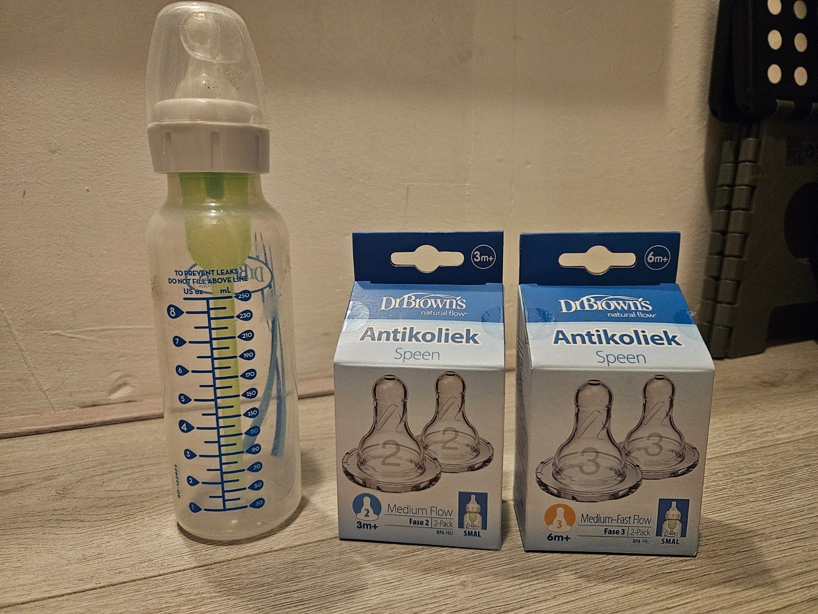 Dr. Brown fles met 2 spenen, Ophalen, Zo goed als nieuw, Babyfles, Dr. Brown's