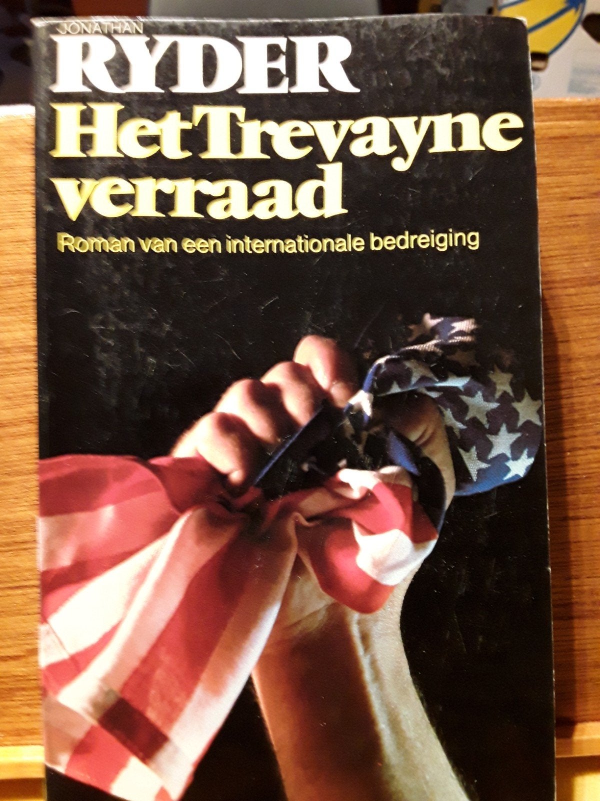 Jonathan Ryder - Het Trevayne Verraad (Roman), Ophalen of Verzenden, Gelezen, Jonathan Ryder