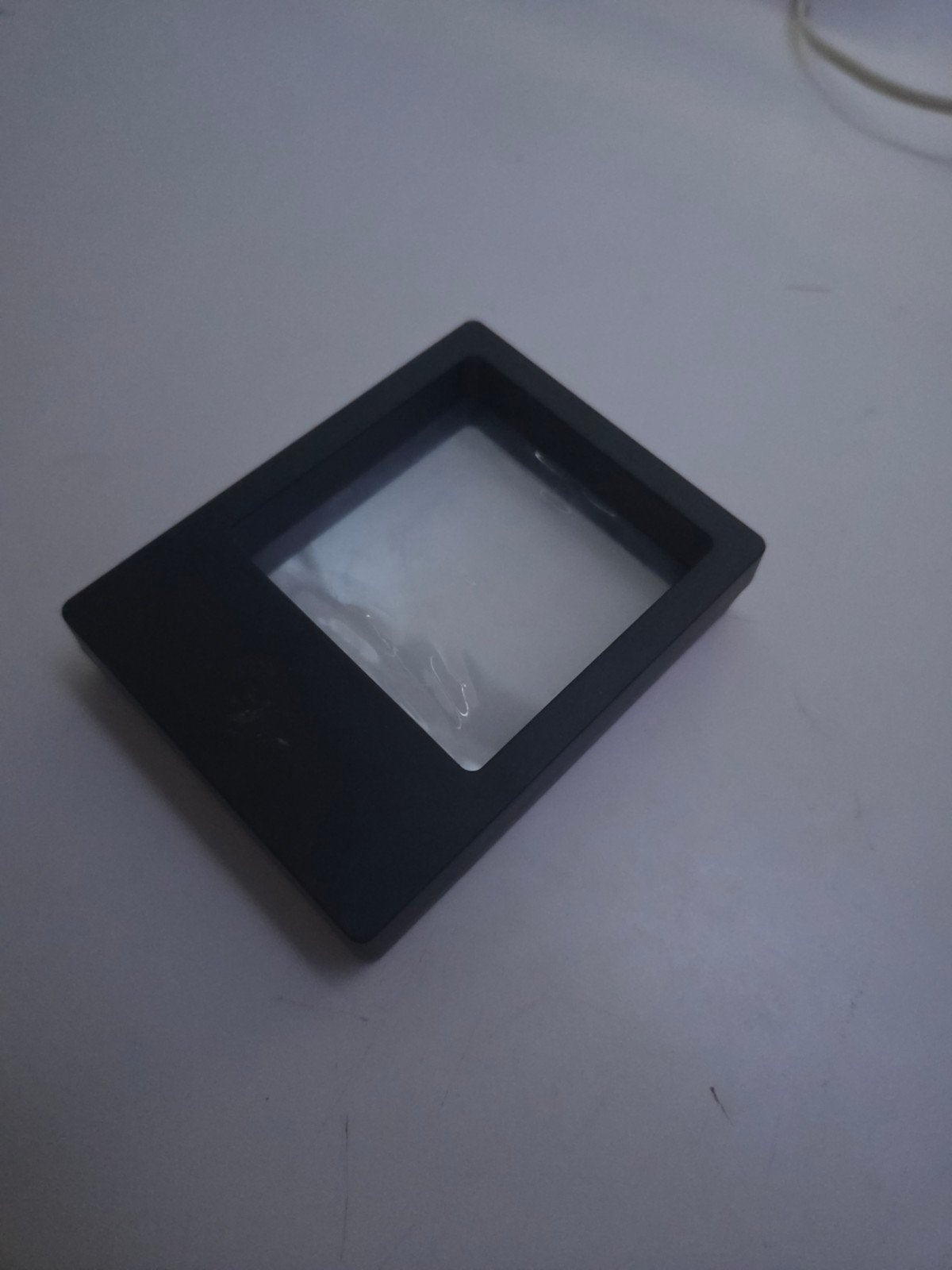Display case, Ophalen, Nieuw