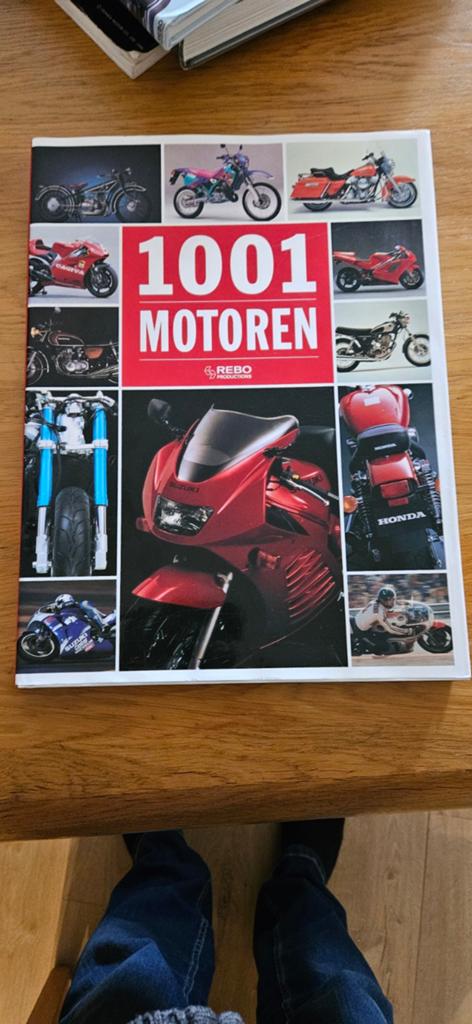 1001 Motoren - Uitgebreid Boek over Motoren, Boeken, Ophalen of Verzenden, Zo goed als nieuw, Onbekend, Algemeen