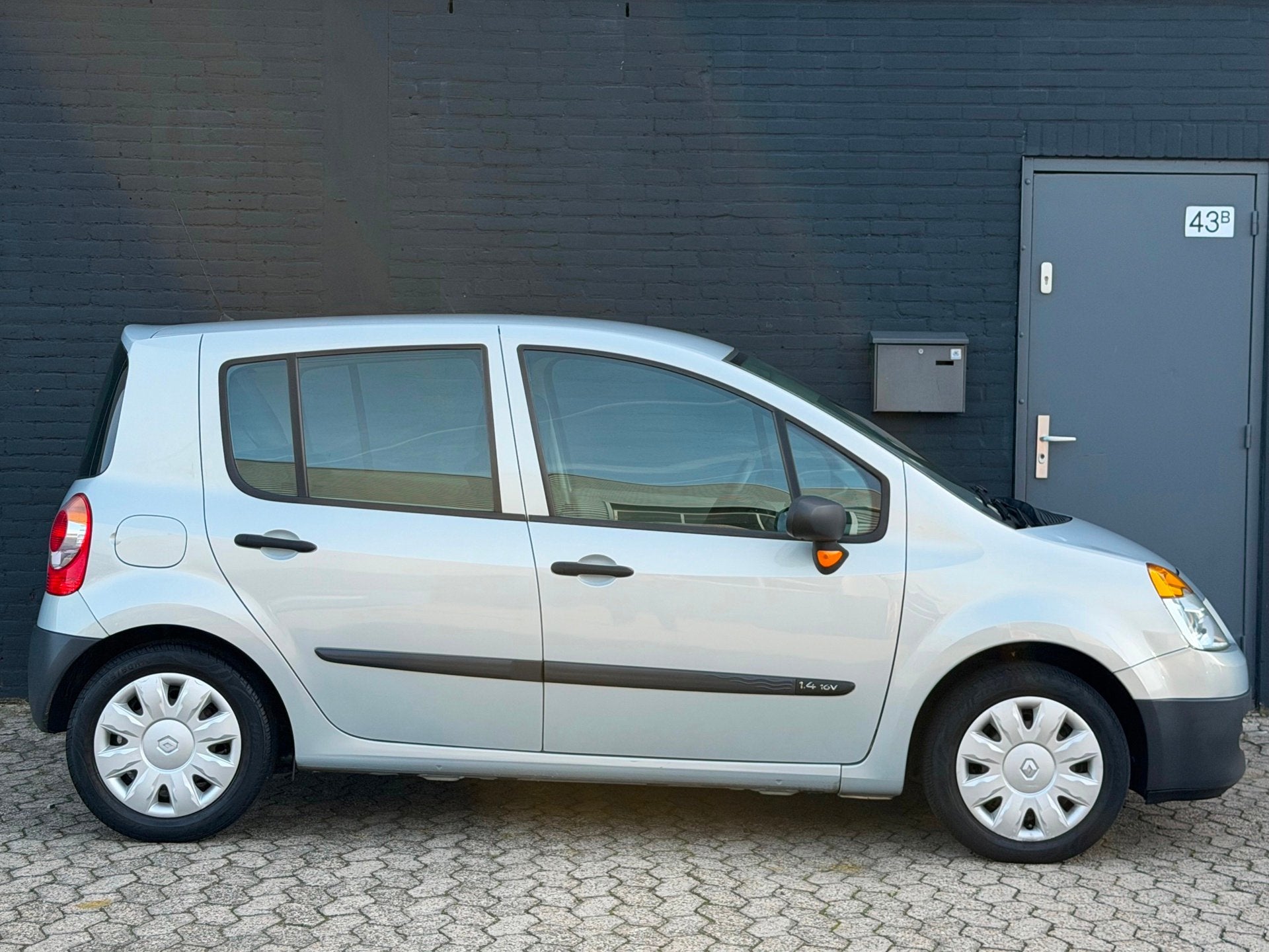 Renault Modus 1.4-16V Privilège Comfort 2de EIGENAAR NAP AP, Auto's, Voorwielaandrijving, Gebruikt, Zwart, 4 cilinders