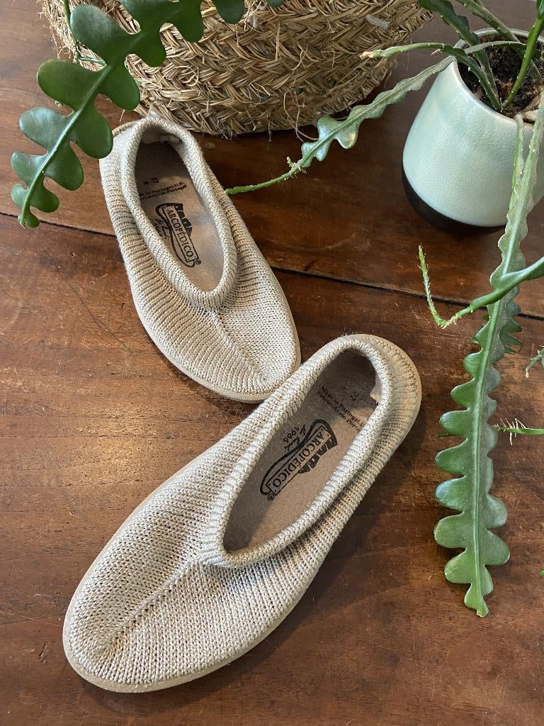 Aparte beige gebreide schoenen  ARCOPEDICO mt 37 i.g.st., Kleding | Dames, Schoenen, Beige, Overige typen, Arcopedico, Ophalen of Verzenden