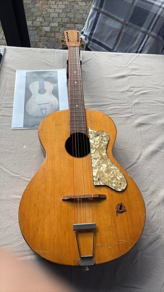 Oude lesgitaar van Framus, ook leuk ter decoratie!!, Ophalen, Gebruikt