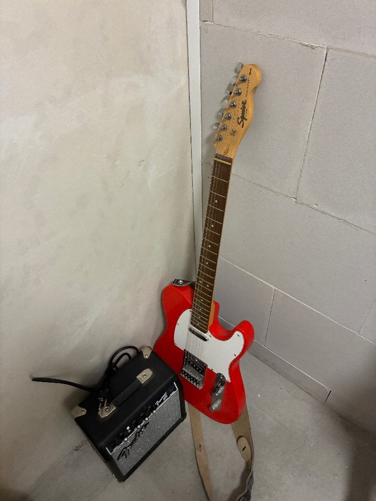 Squier Telecaster met versterker, Muziek en Instrumenten, Ophalen, Solid body, Overige merken, Met versterker