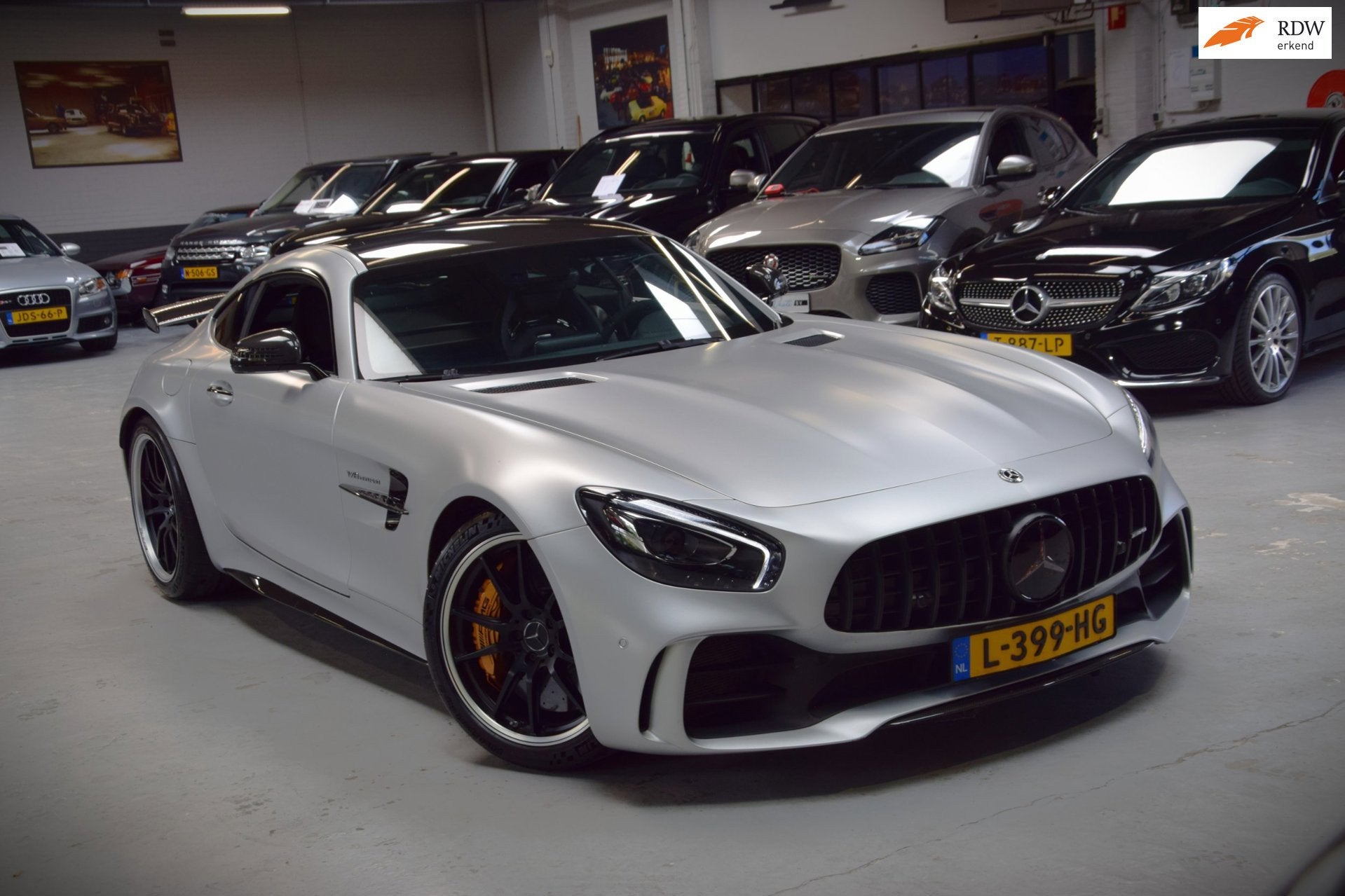 Mercedes-Benz AMG GT 4.0 R V8 Keramisch|Navi|Leder|585pk!|De, Automaat, Dealer onderhouden, Achterwielaandrijving, Gebruikt