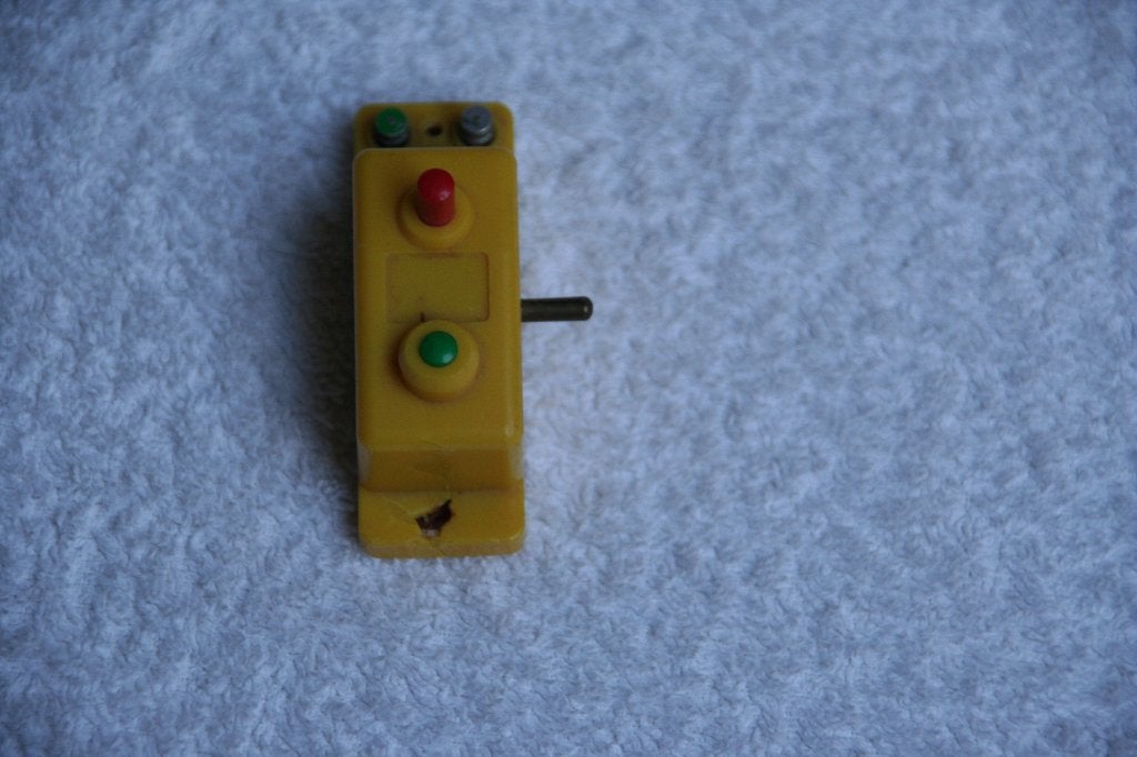 Trix Express s HO 6594 lichtsein schakelaar geel (3), Hobby en Vrije tijd, Modeltreinen | H0, Gelijkstroom, Trix, Overige typen