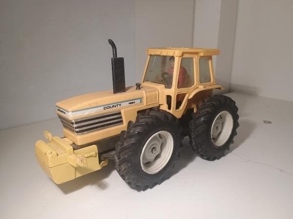 Gevraagd county britains, Hobby en Vrije tijd, Ophalen of Verzenden, Zo goed als nieuw, Tractor of Landbouw, Britains