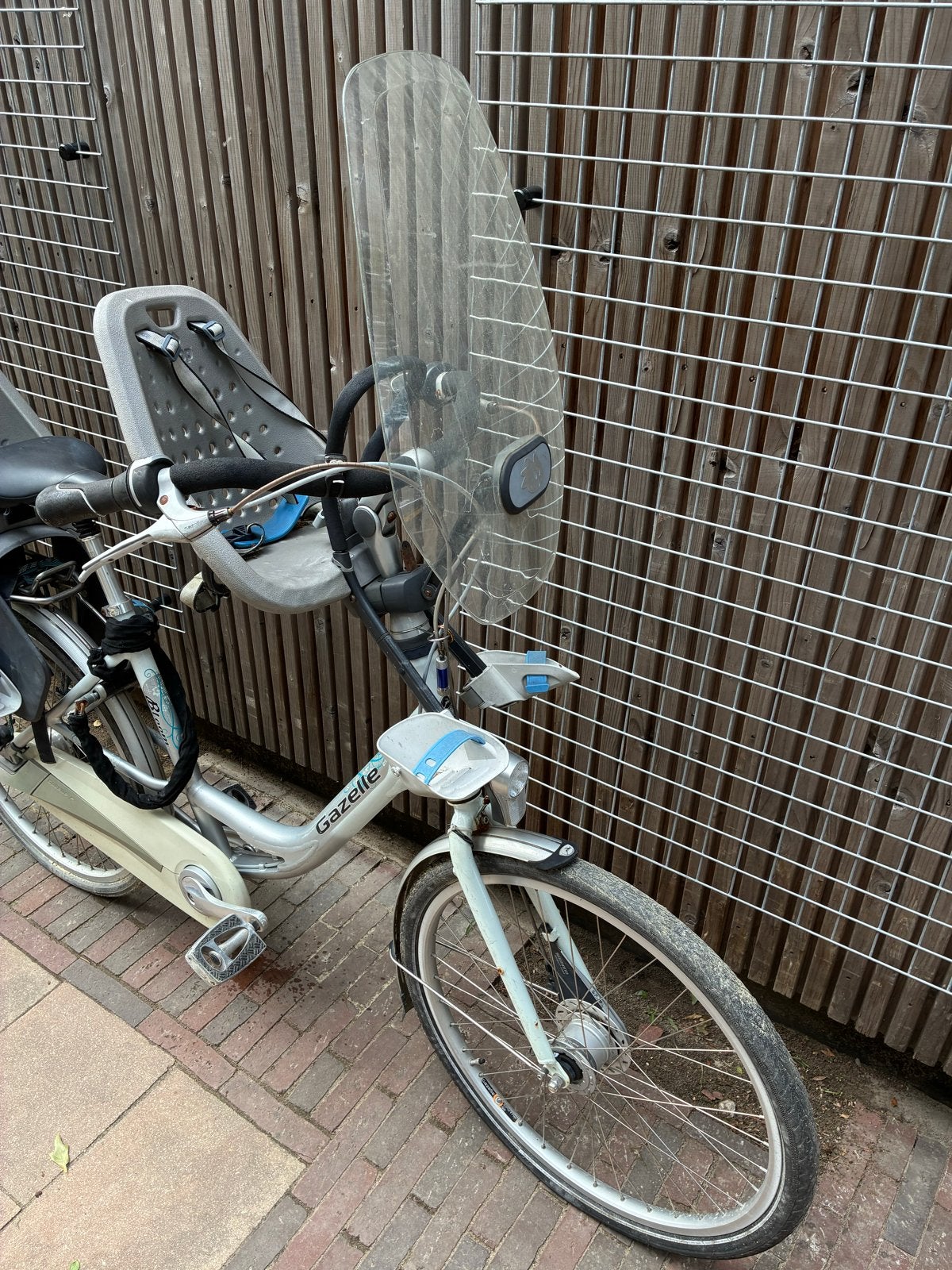 Gazelle Mamafiets met 2 Yepp kinderzitjes (standaard defect), Fietsen en Brommers, Fietsen | Dames | Moederfietsen, Ophalen, 2 zitjes