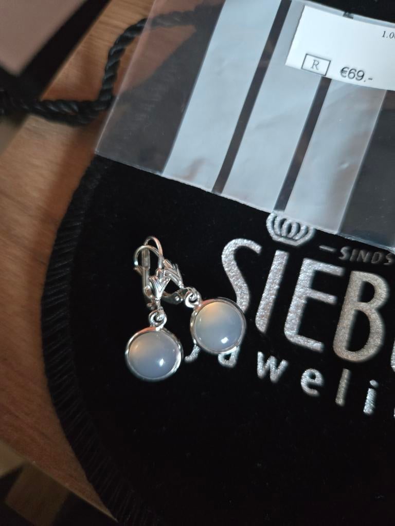 Zilveren oorbellen met maansteen - Siebel Juweliers, Hangers, Nieuw, Ophalen of Verzenden, Met edelsteen