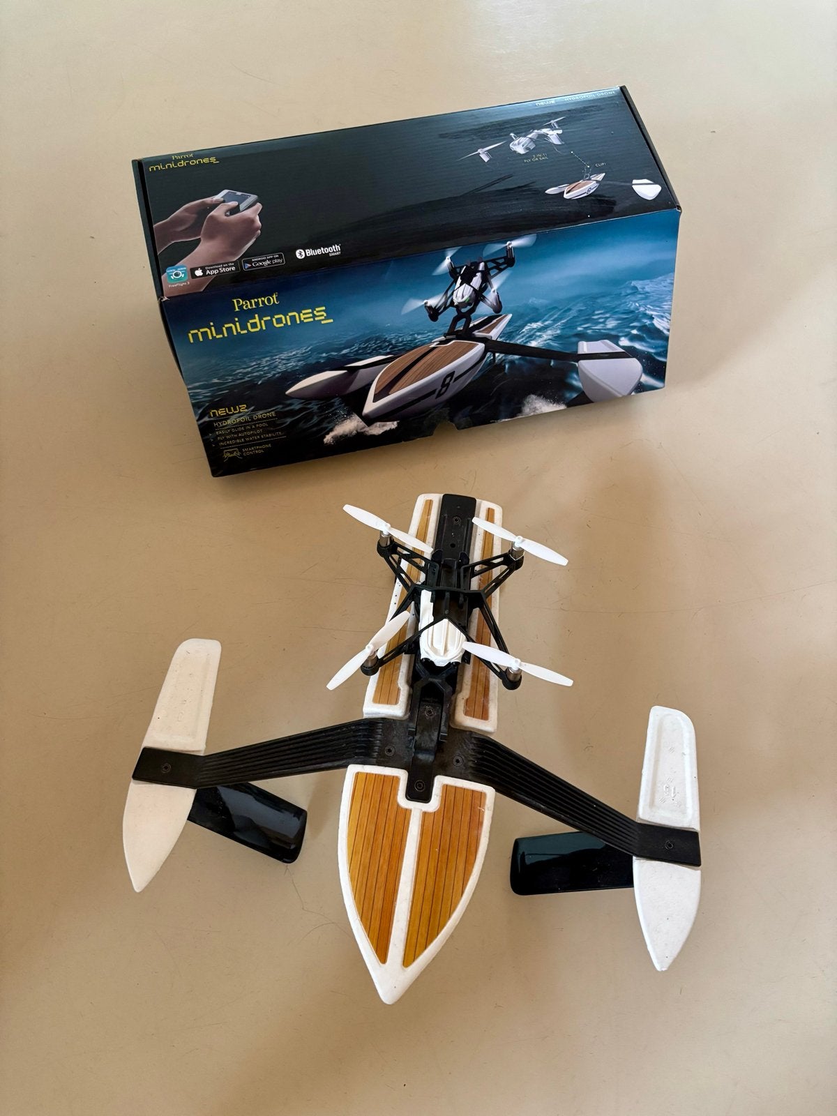 Parrot Minidrones Hydrofoil Drone - Als nieuw in doos, Minder dan 100 meter, Zo goed als nieuw, Minder dan 15 minuten, Bediening via smartphone