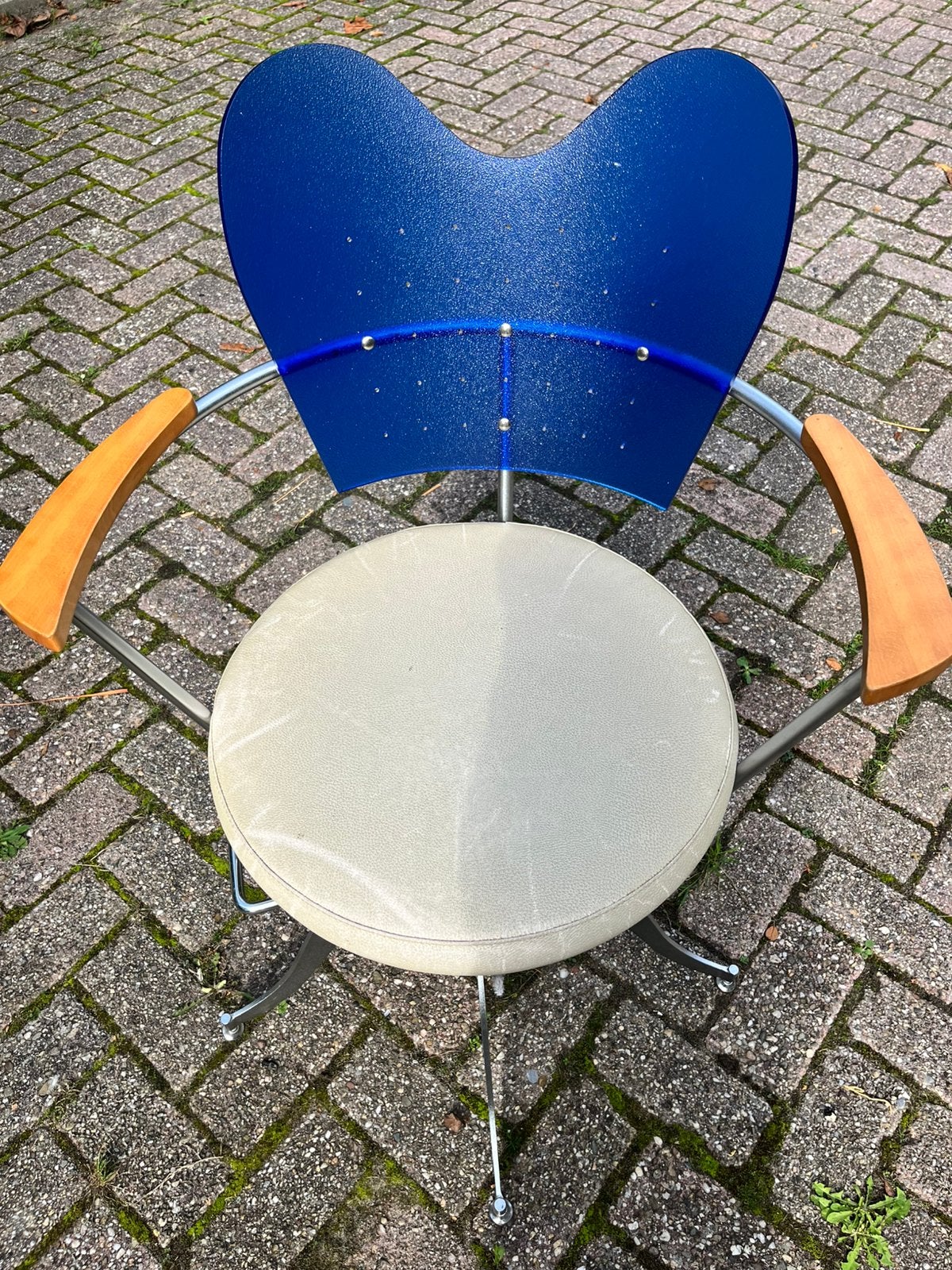 Echte eyecatcher – kappersstoel, Ophalen, Gebruikt, Wit, Leer