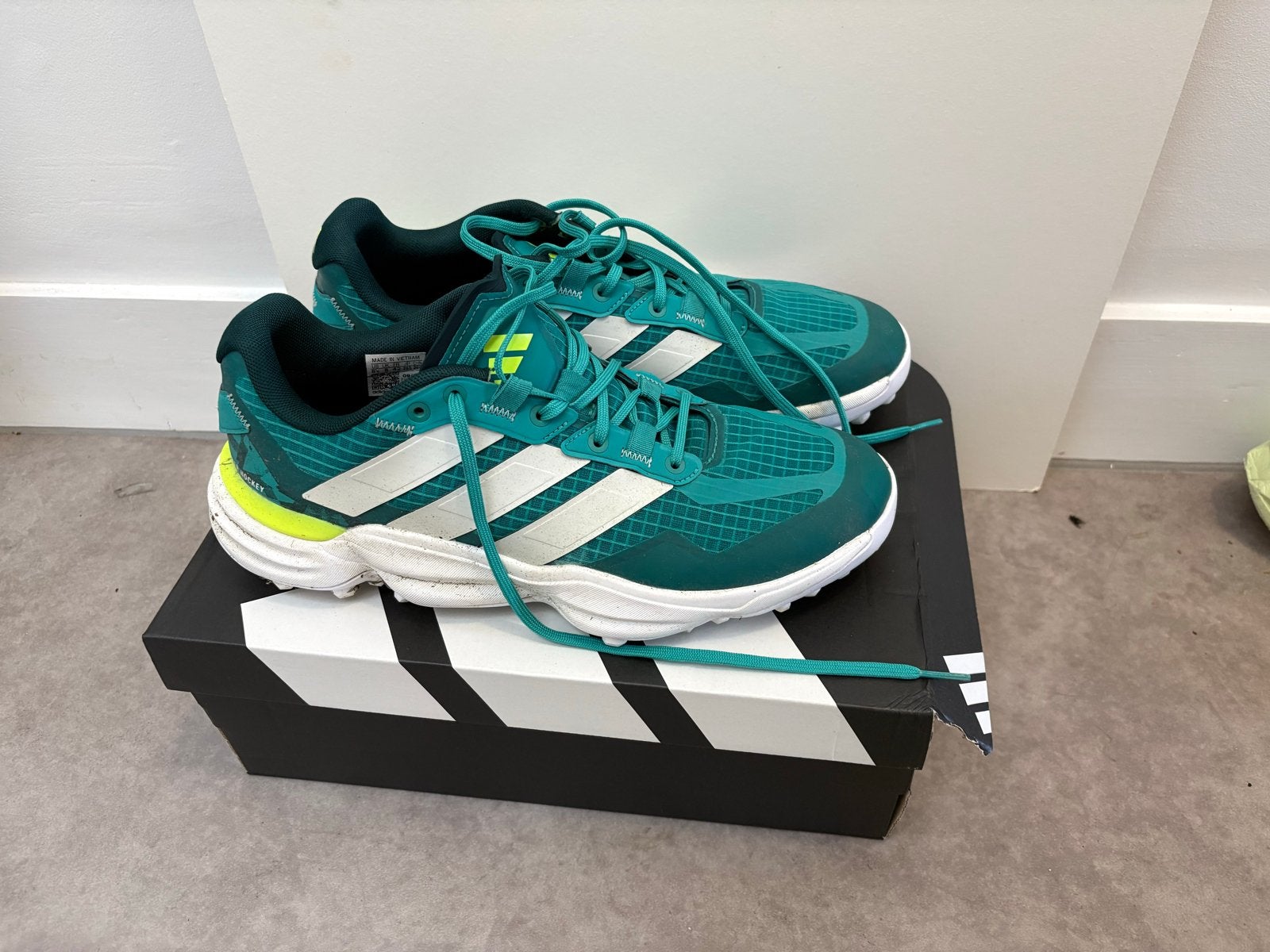 Adidas Adipower 3 hockey (zo goed al nieuw) - Maat 42, Ophalen, Zo goed als nieuw, Schoenen