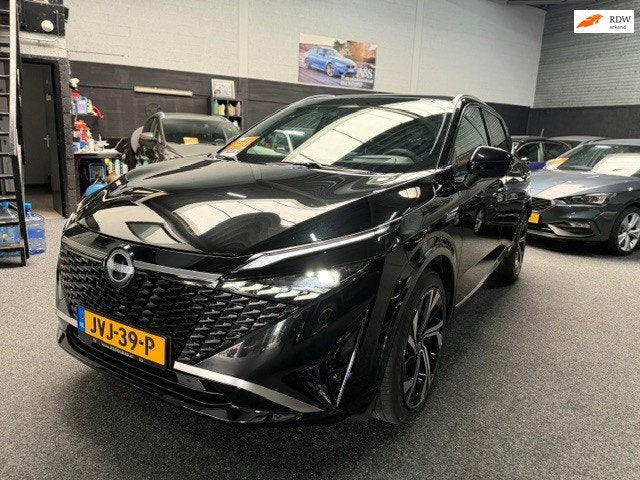Nissan Qashqai 1.3 MHEV Xtronic Tekna Plus, Auto's, Nissan, Euro 6, 4 cilinders, Zwart, Bedrijf