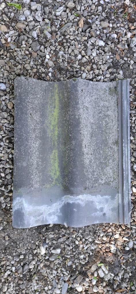 Gratis !! Ca 130 stuks dakpannen in Ede !!, Doe-het-zelf en Verbouw, Ophalen, Gebruikt, Steen of Klei, 15 m² of meer