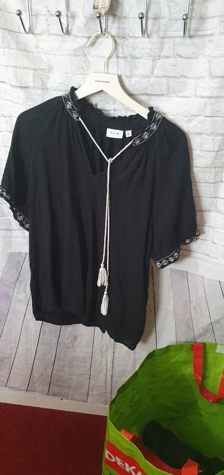Nieuwe Vila blouse met borduursels en kwastjes - Maat M, Maat 38/40 (M), Verzenden, Zwart, Vila