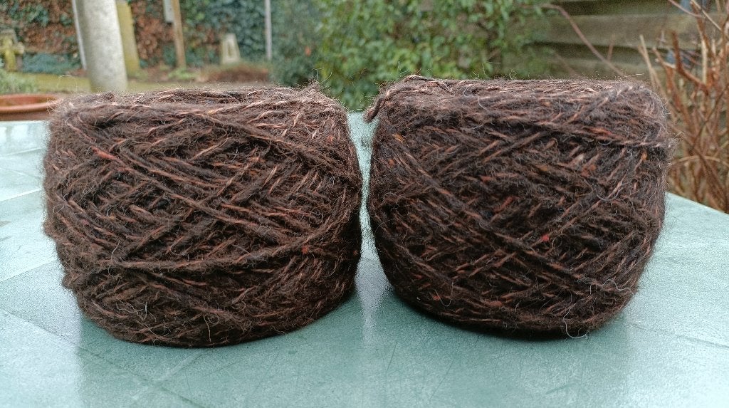 Zwarte ALPACA wol getwijnd met bruin draadje katoen 347 gr, Hobby en Vrije tijd, Ophalen of Verzenden, Nieuw, Breien of Haken