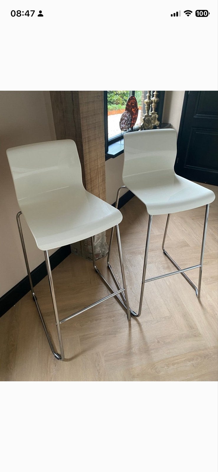 2 nette, gebruikte witte IKEA barkrukken, Huis en Inrichting, Ophalen, Kunststof, Gebruikt, Met voetsteun