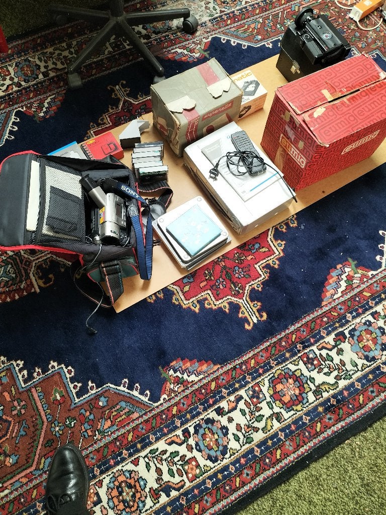 smalfilm set -projector  camera h-8 plakpers viewers etc  .