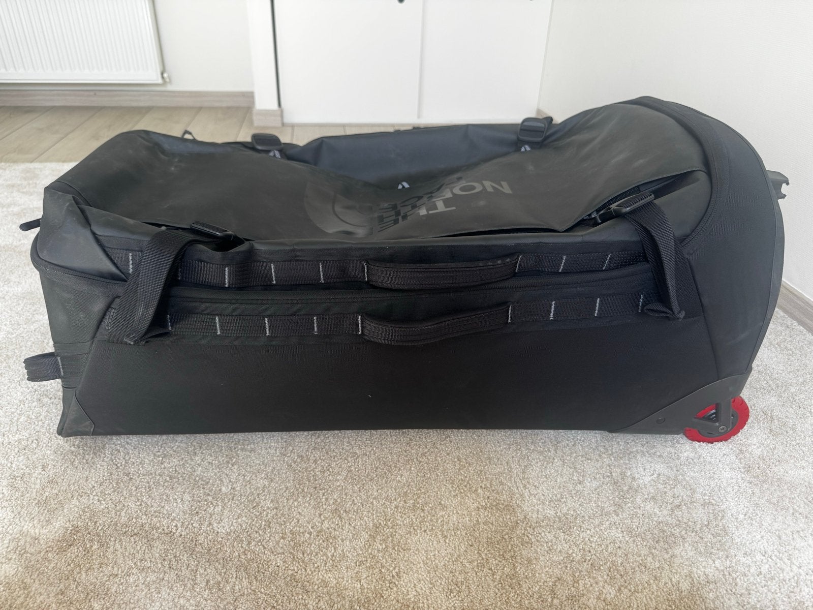 Rolkoffer - North Face (160L) - Zwart - Wielen - Travelbag, 30 cm of meer, Zwart, 80 cm of meer, Zo goed als nieuw