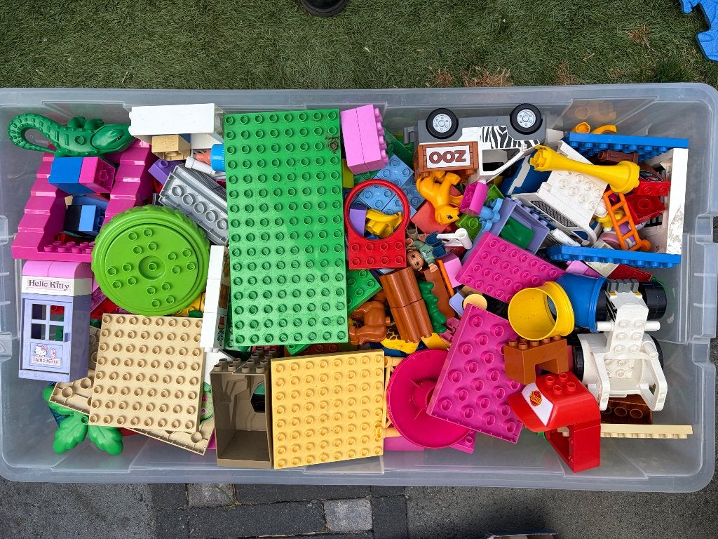 Duplo set (grote bak), Kinderen en Baby's, Speelgoed | Duplo en Lego, Ophalen, Gebruikt, Inclusief minifiguren, Duplo