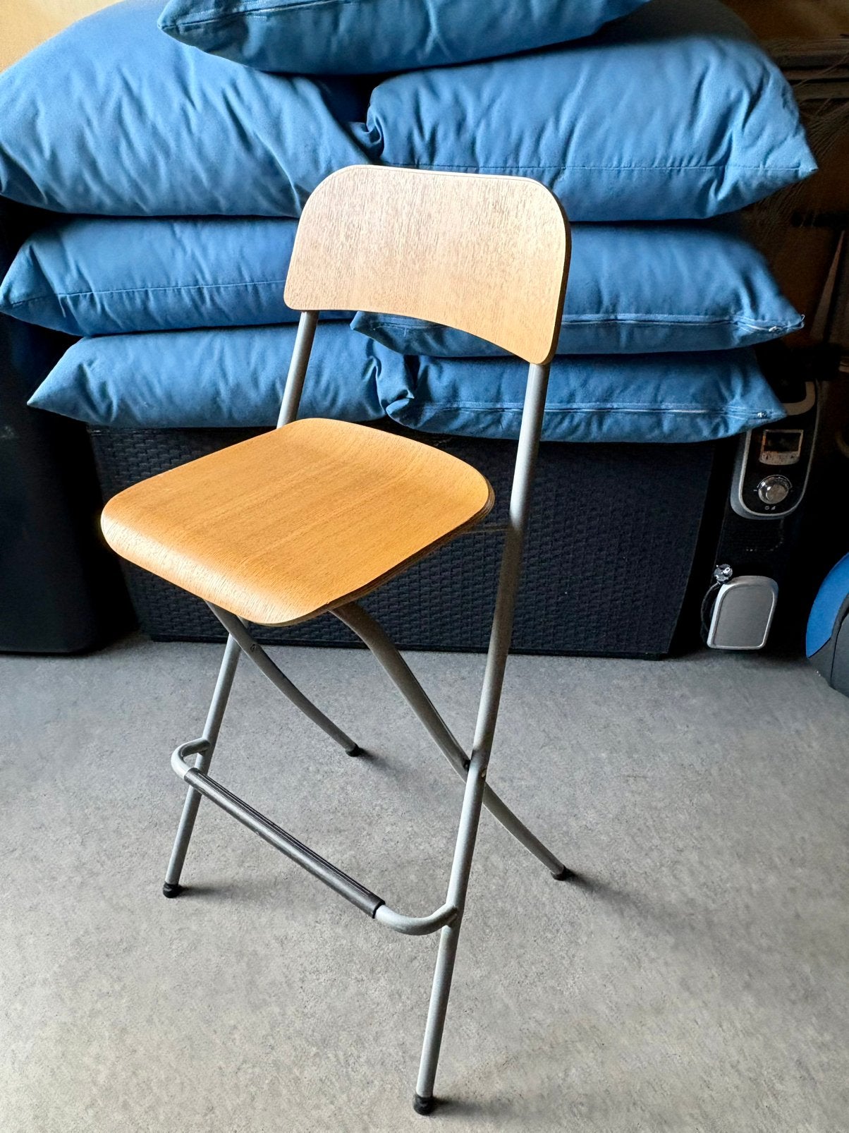 Inklapbare barkruk, Ophalen, 60 tot 90 cm, Zo goed als nieuw, 1 kruk