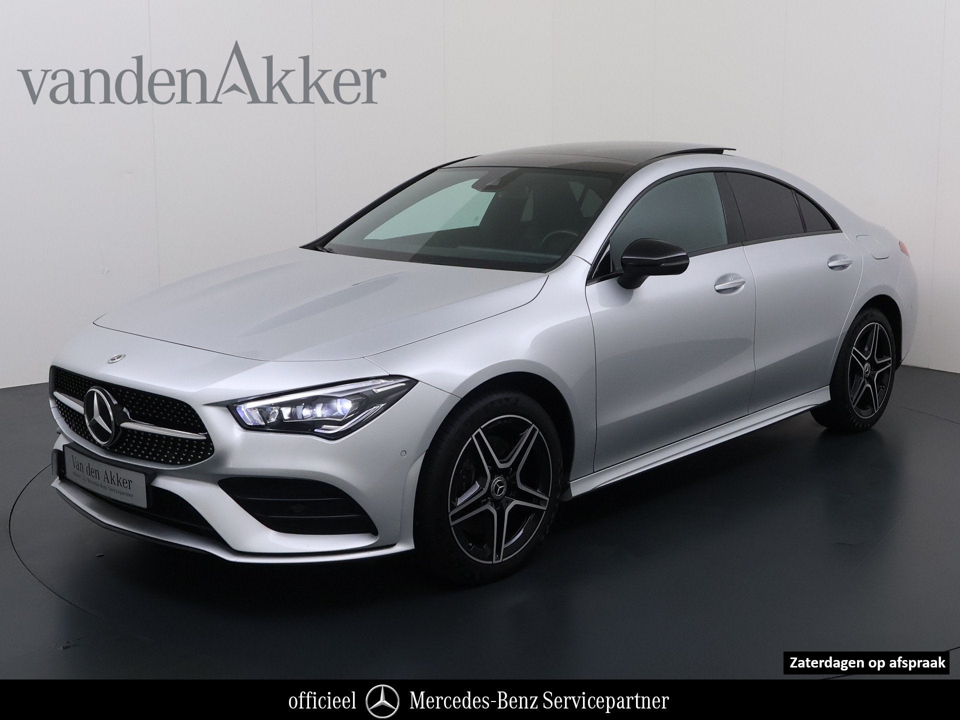 Mercedes-Benz CLA-Klasse 250e AMG // SoH 93,9% // Panoramada, Auto's, Gebruikt, 4 cilinders, 15 kWh, Automatische klimaatregeling