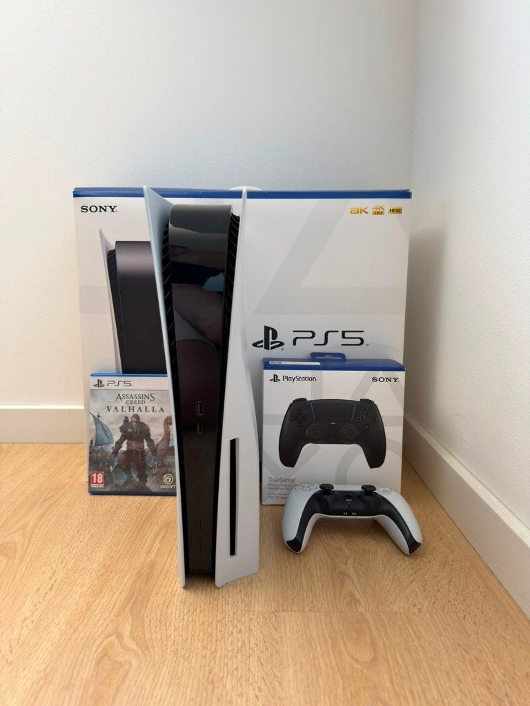 PS5 Disc 825GB + 2 Controllers + AC Valhalla + Orig. doos, Spelcomputers en Games, Spelcomputers | Sony PlayStation 5, Gebruikt