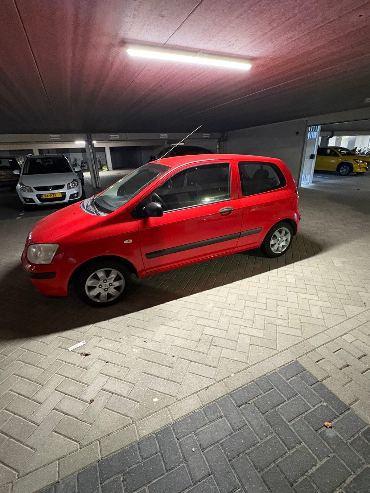 Hyundai Getz 1.1 3DRS 2004 Rood, Auto's, Voorwielaandrijving, 450 kg, 31 €/maand, 4 cilinders