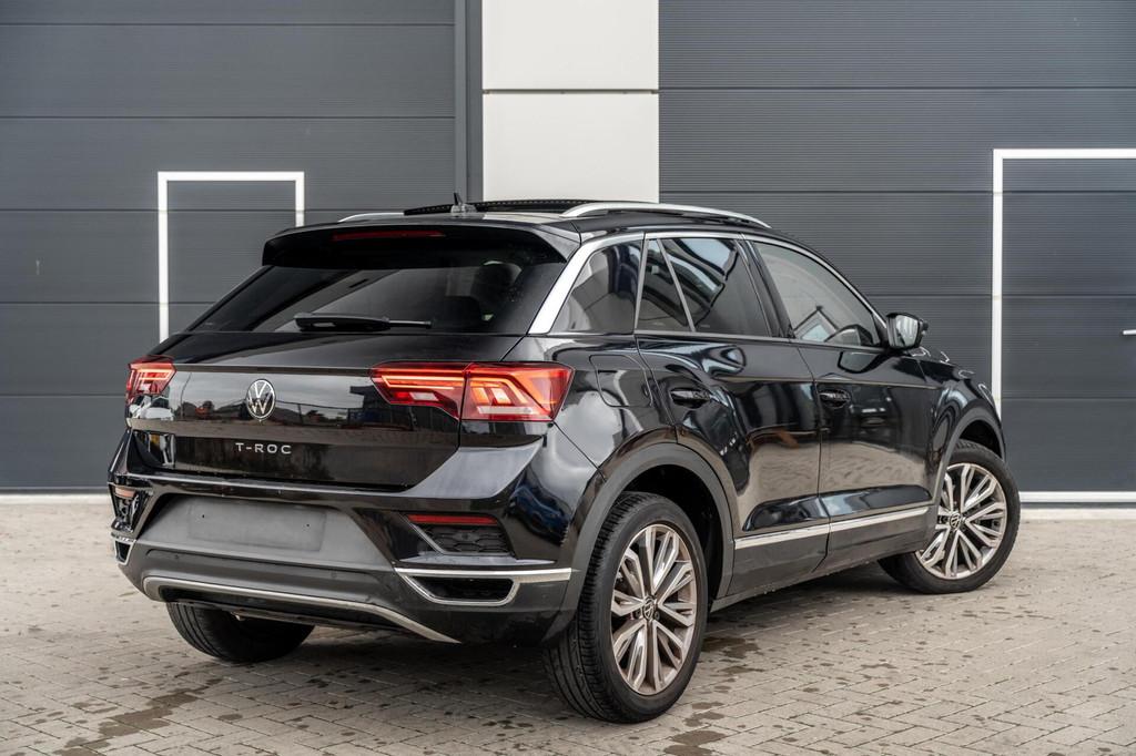 Volkswagen T-Roc 1.5 TSI Sport Leder|Camera|Carplay|Pano|VOL, Auto's, 4 cilinders, 150 pk, Zwart, Leder