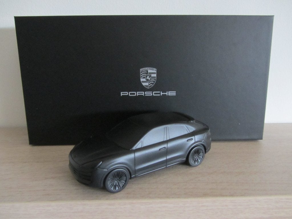 Porsche Cayenne Coupe Turbo Presse Papier, Paperweight, Hobby en Vrije tijd, Modelauto's | 1:43, Ophalen of Verzenden, Nieuw, Auto