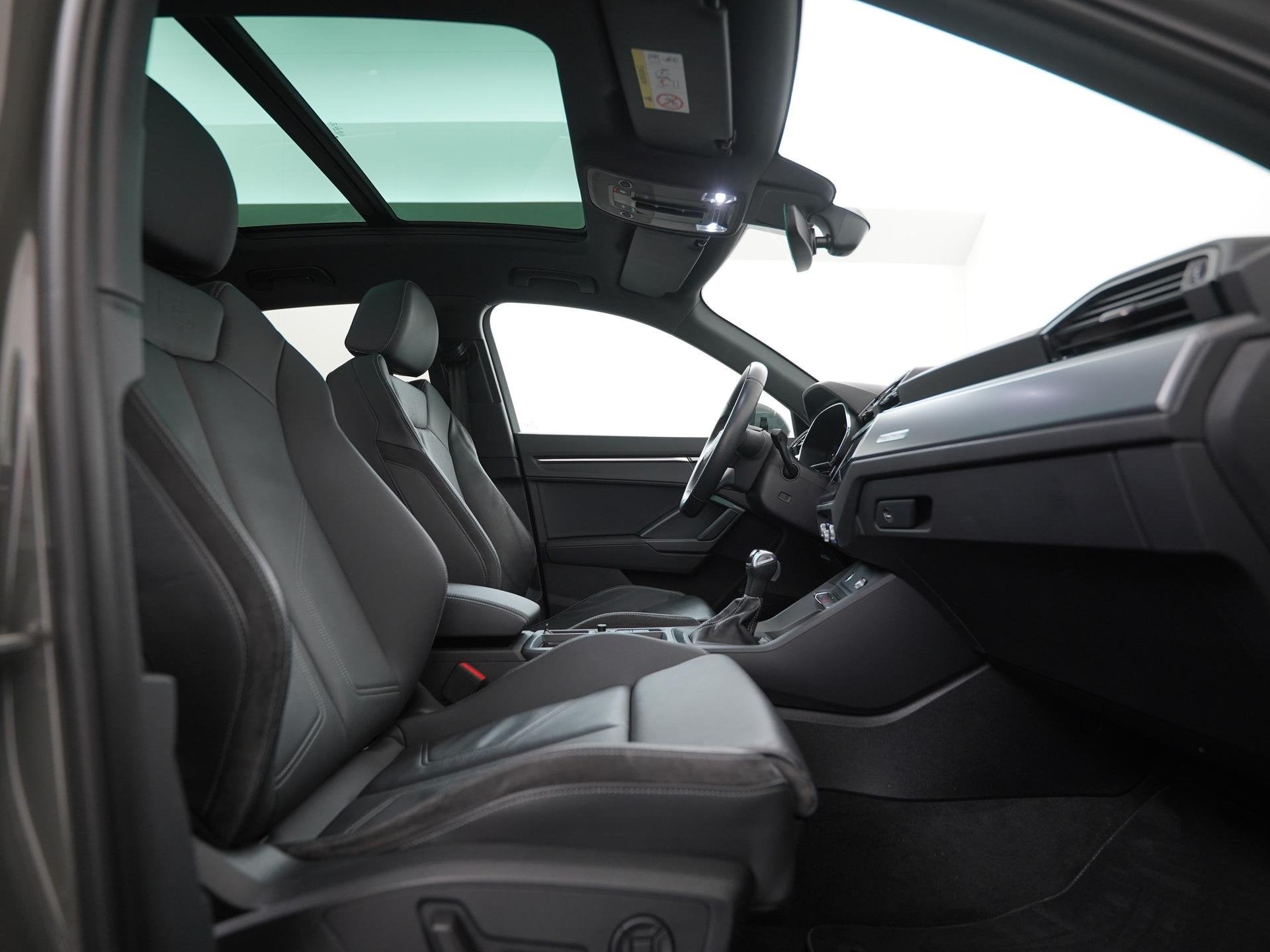 Audi Q3 45 TFSIe S-Line | Panoramadak | Leder | Camera | Zon, Auto's, Gebruikt, Hybride Elektrisch/Benzine, 13 kWh, SUV of Terreinwagen