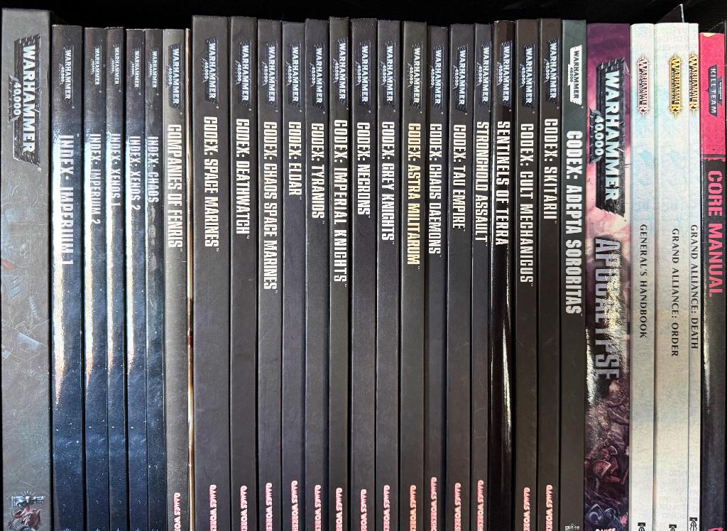 Warhammer 40K - 28 boeken (codexes en rulebooks), Ophalen, Zo goed als nieuw, Warhammer, Boek of Catalogus