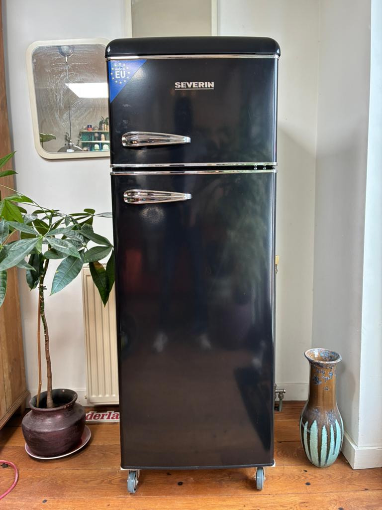 Severin retro design koelkast koelvriescombinatie, Witgoed en Apparatuur, Koelkasten en IJskasten, Zo goed als nieuw, Met vriesvak