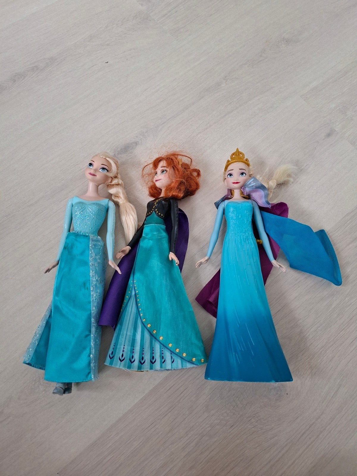 Frozen poppen set: Elsa, Anna en Elsa met kroon, Ophalen of Verzenden, Zo goed als nieuw, Overige typen