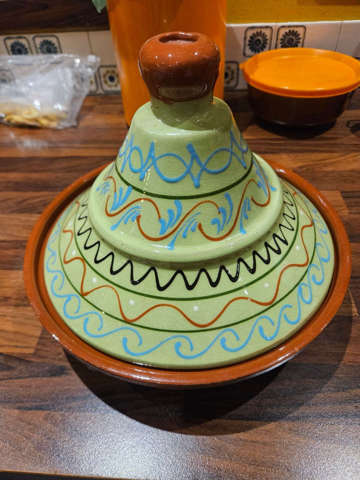 Mooie handgemaakte tajine - 27 cm, Huis en Inrichting, Ophalen, Nieuw, Steen/keramiek, Tajine