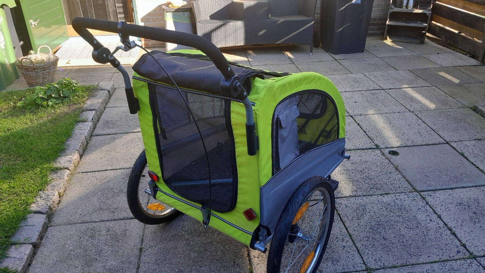 Nieuwe fietskar  en wandel wagen met vering voor grote hond(, Ophalen, Nieuw, Hondenkar, Vering