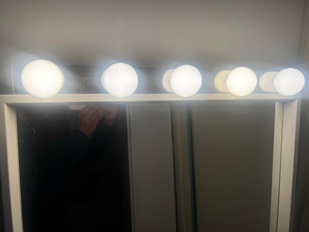 Spiegel met lampen - Ideaal voor make-up of kleedkamer, Com, C, Ophalen of Verzenden, Zo goed als nieuw
