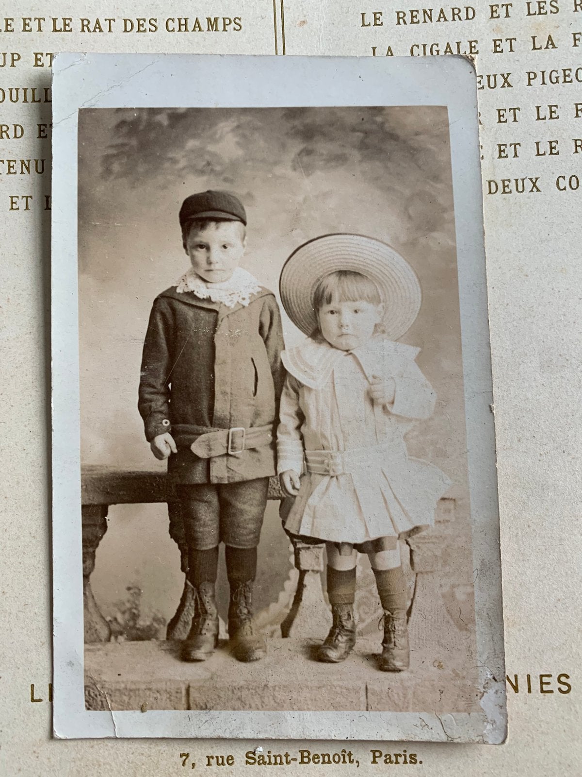 Foto - broer en zus (SL), Gebruikt, Foto, Ophalen of Verzenden, Voor 1940