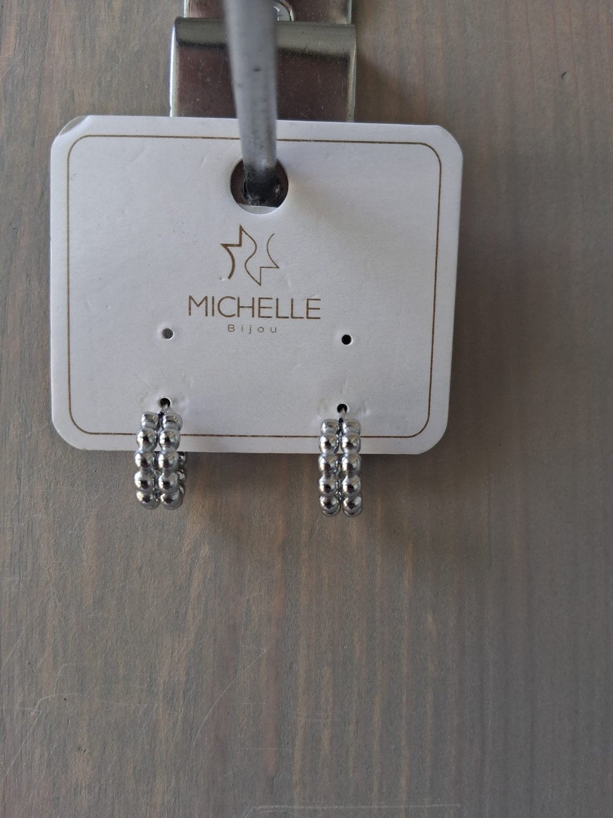 Michelle Bijou Oorbellen - Zilverkleurige Knopjes, Overige materialen, Ophalen of Verzenden, Zo goed als nieuw, Knopjes of Stekers