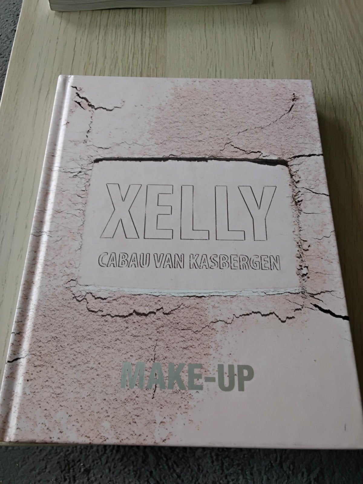 Xelly Cabau van Kasbergen - Make-up, Xelly Cabau van Kasbergen, Ophalen of Verzenden, Zo goed als nieuw, Mode algemeen