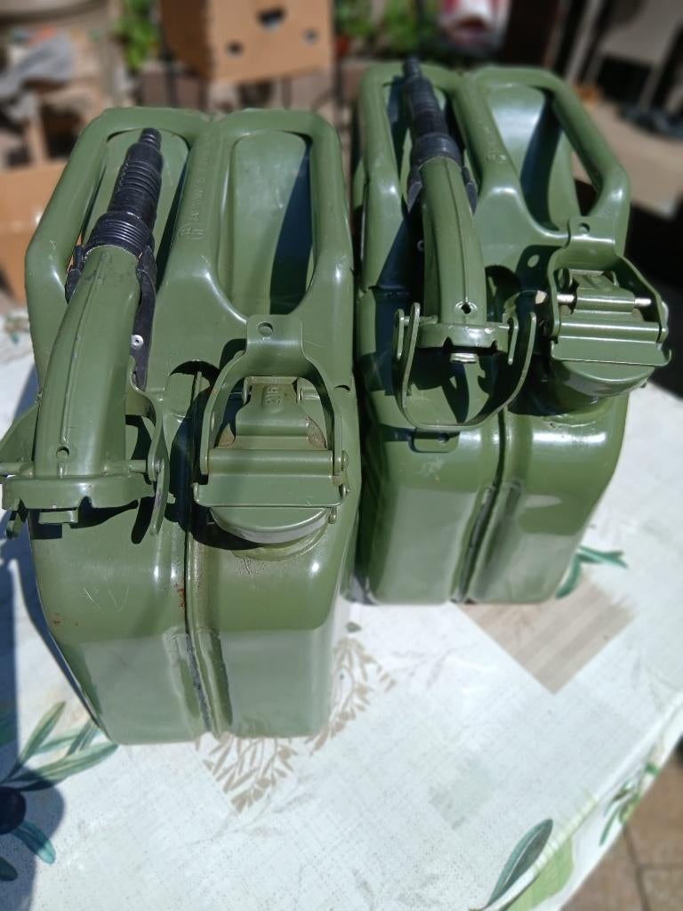 jerrycan, Ophalen, Zo goed als nieuw