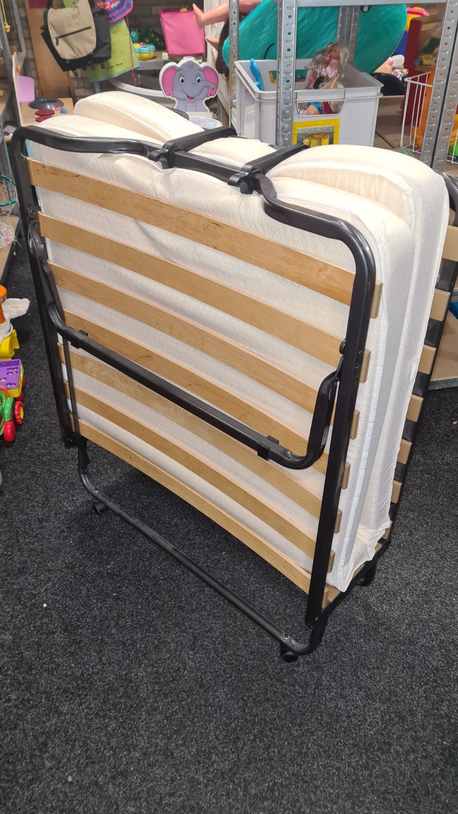 Handig opklapbaar Logeerbed met matras en hoes, Ophalen, Gebruikt, Eenpersoons, Zwart