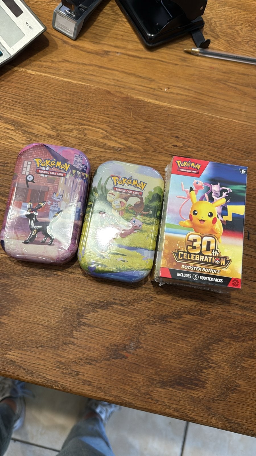 Pokémon Tins en 30th Celebration Booster Bundle, Ophalen of Verzenden, Nieuw, Boosterbox
